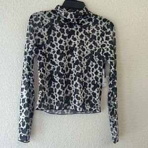 Be original created by La La Land Creative Co. mesh long sleeve shirt size M